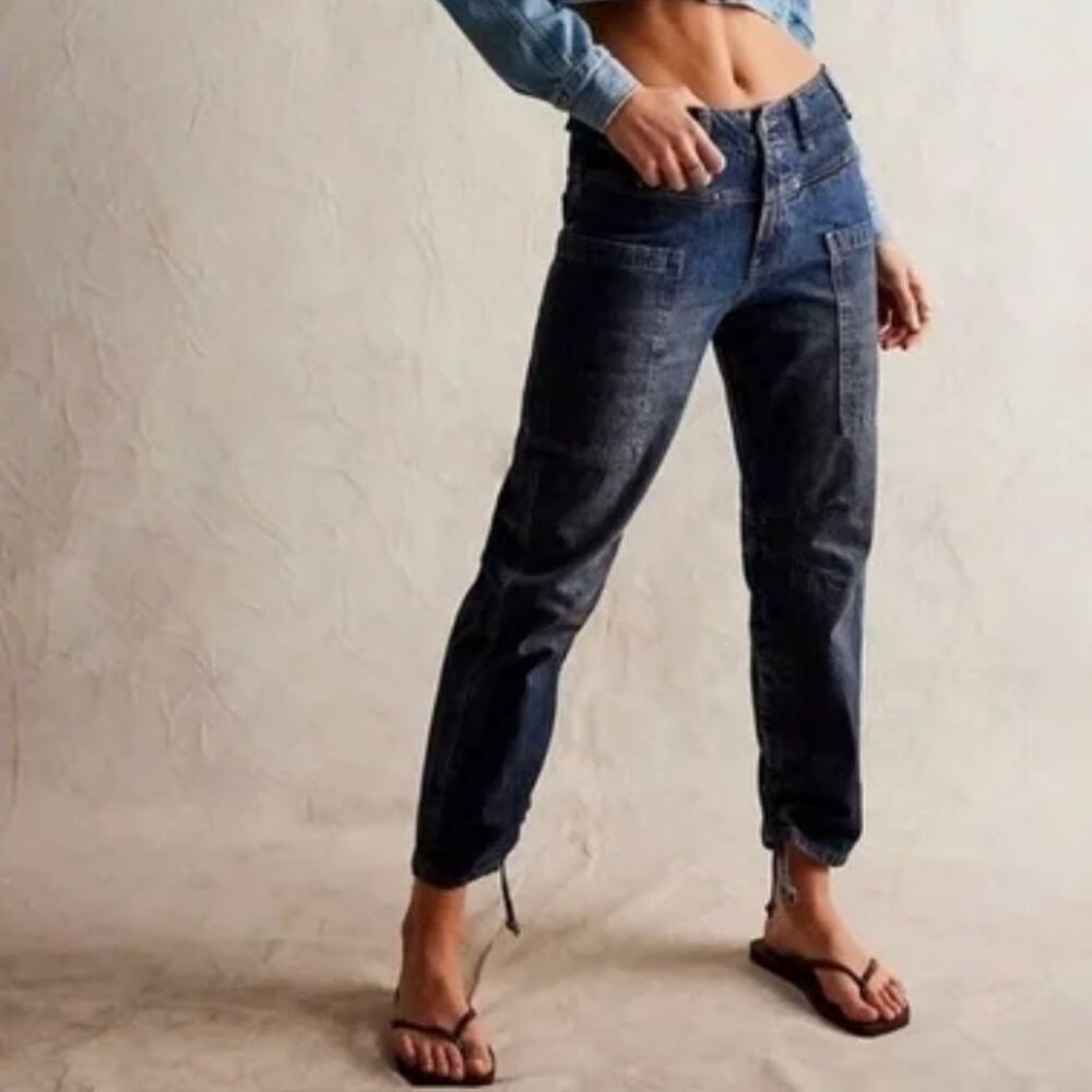 We The Free High-Rise Dark Blue slim barrel Jeans size 29
Never worn